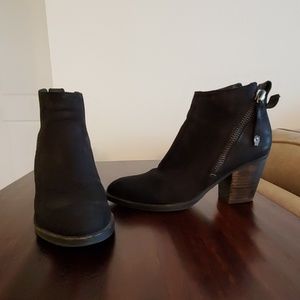 Dolce Vita double zipper leather ankle booties